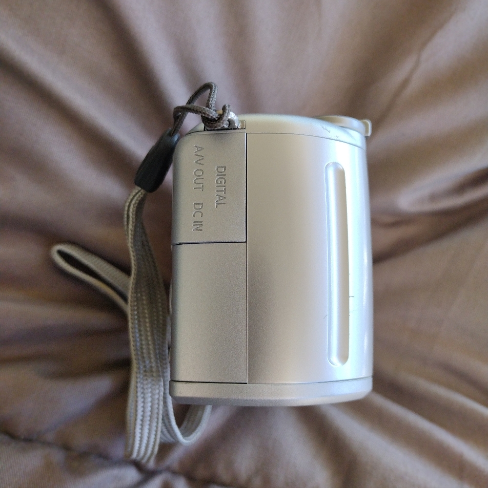 Canon PowerShot A630 Camera - Picture 12 of 16